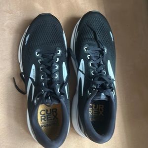 Brooks ghost 15. size 11. Worn once. Black with white detail